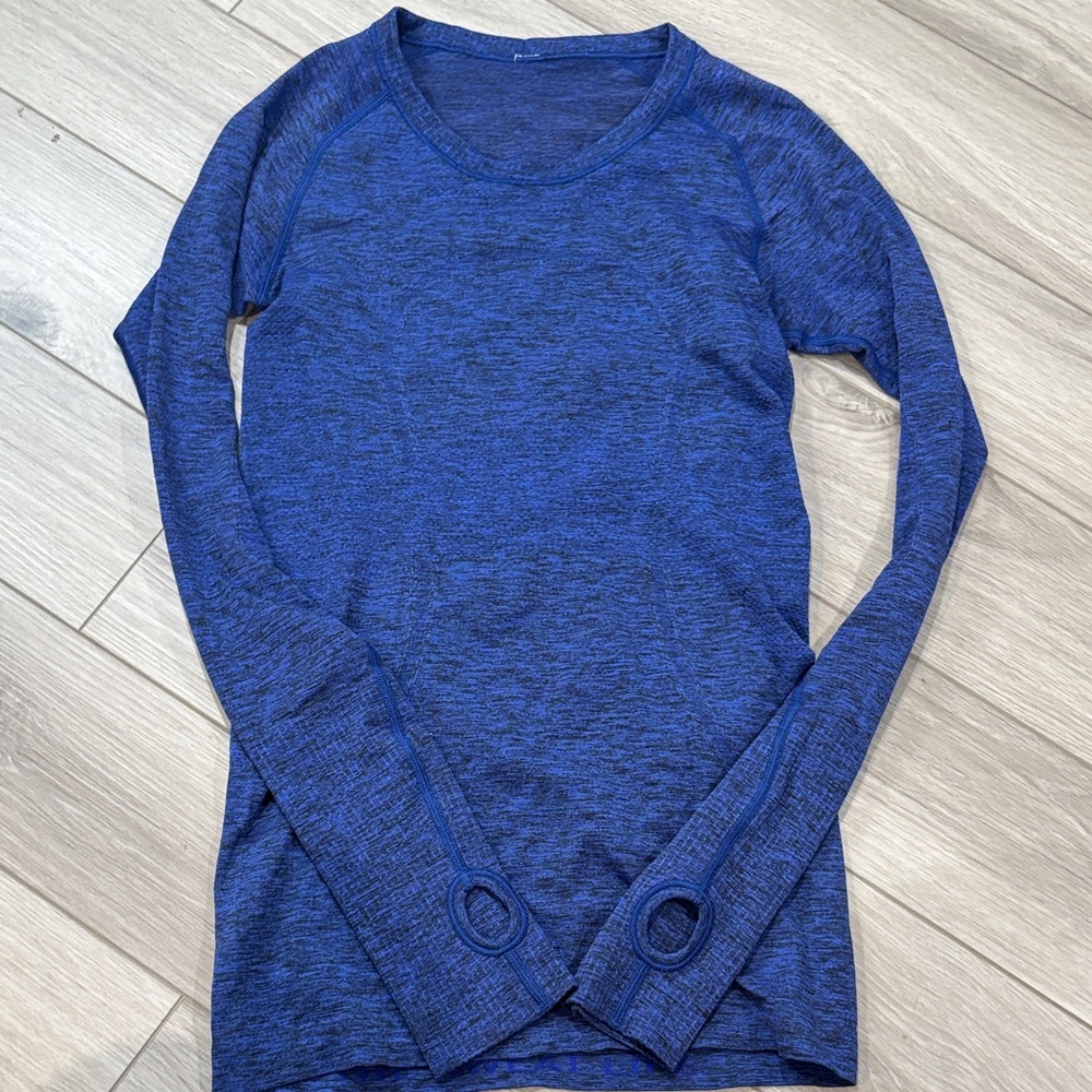 lululemon athletica Heathered Blue Long Sleeve Top
